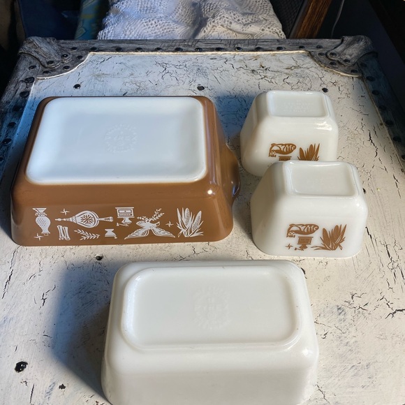 Pyrex Americana set of 4 Refrigerator Boxes - Picture 7 of 12